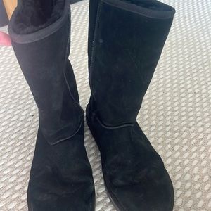 Koolaburra by Ugg black tall boot